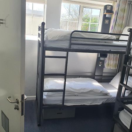 Yha Port Eynon Vandrarhem Exteriör bild