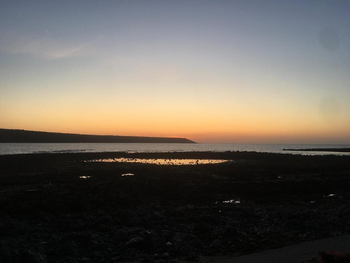 Yha Port Eynon Vandrarhem Exteriör bild
