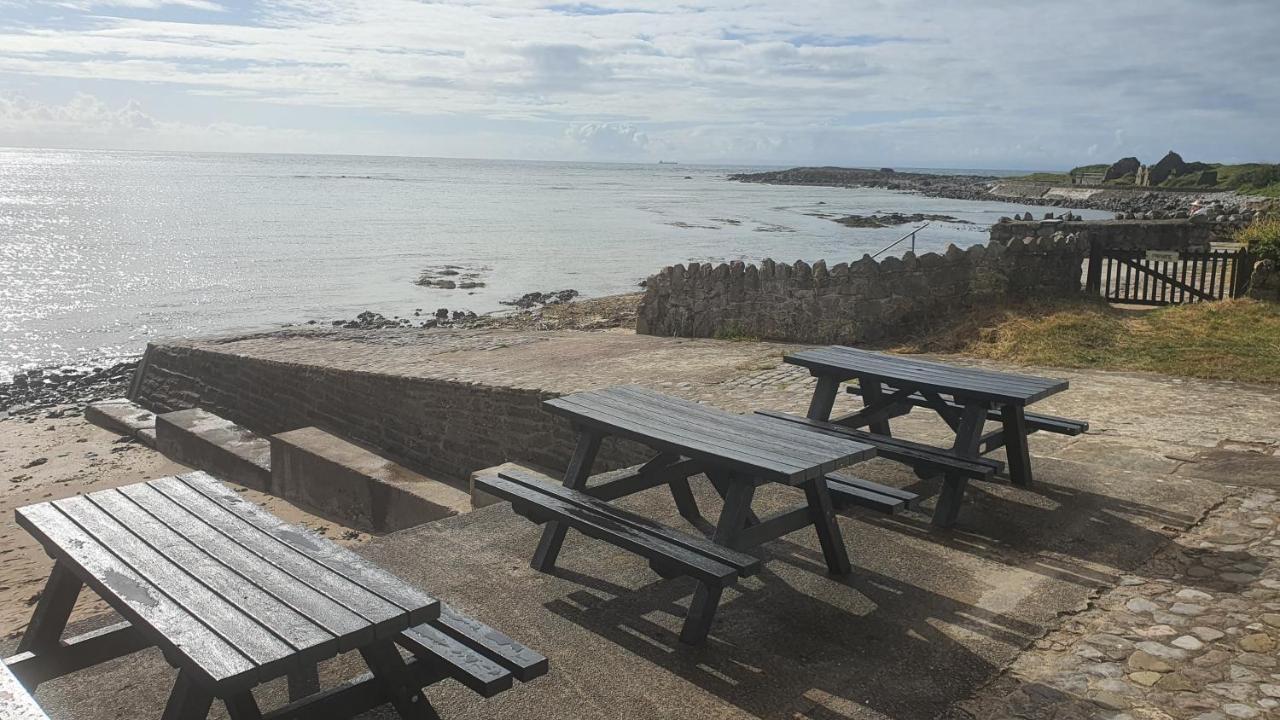 Yha Port Eynon Vandrarhem Exteriör bild