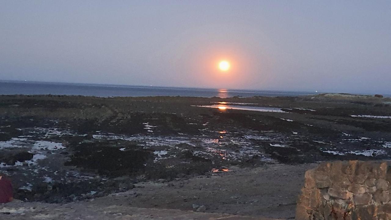Yha Port Eynon Vandrarhem Exteriör bild