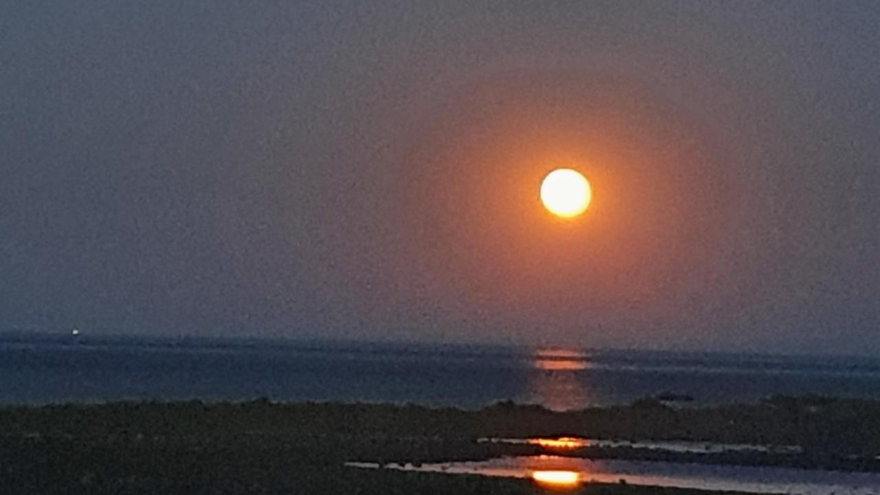 Yha Port Eynon Vandrarhem Exteriör bild