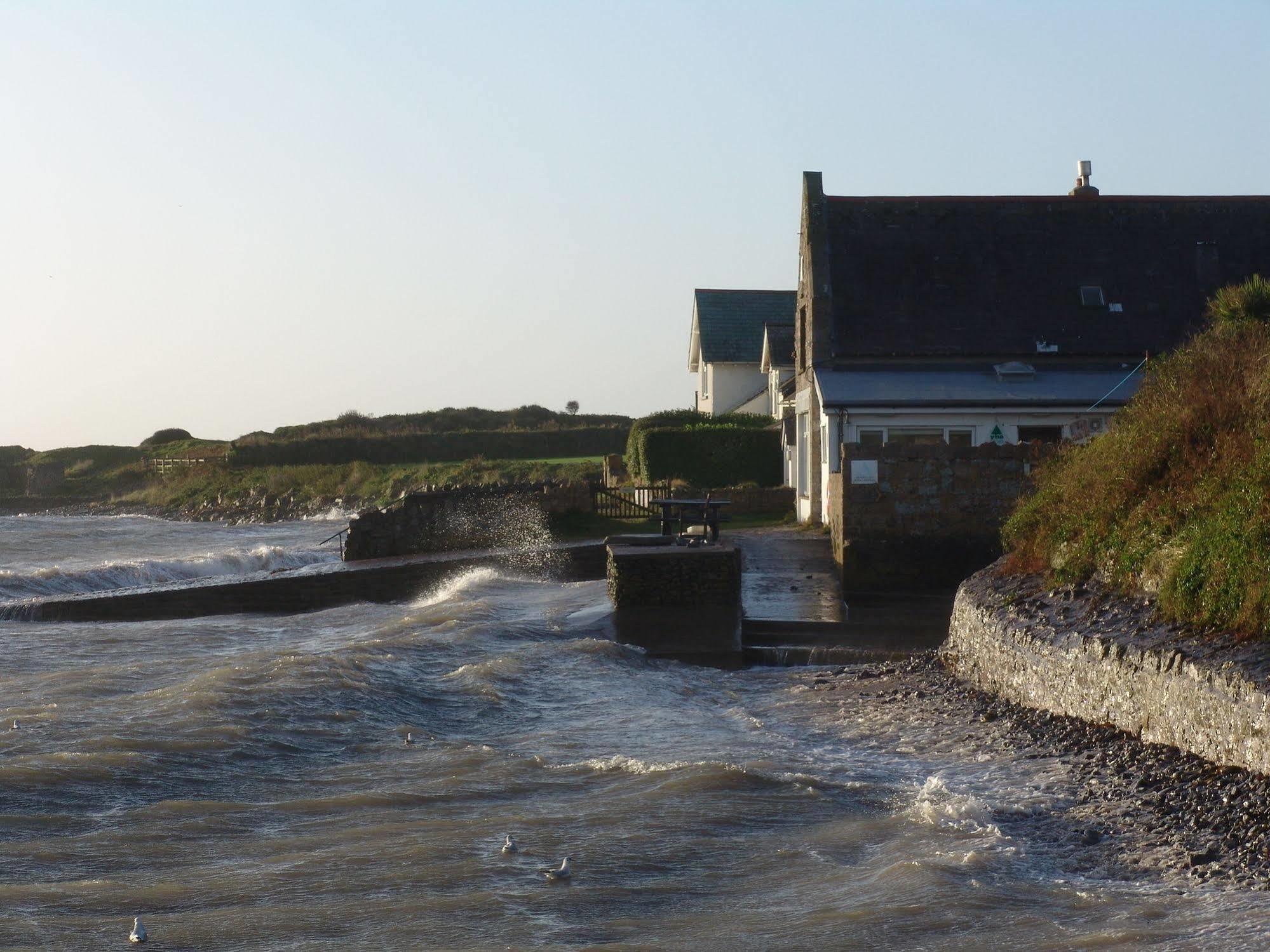 Yha Port Eynon Vandrarhem Exteriör bild