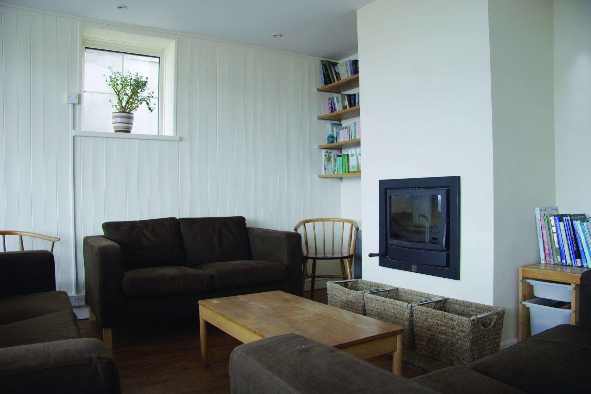Yha Port Eynon Vandrarhem Exteriör bild